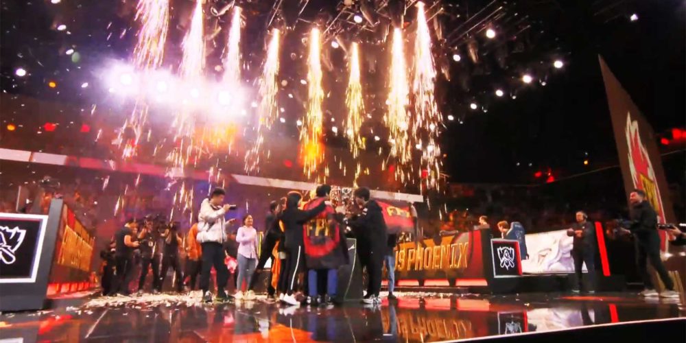 Riot Games PRESHOW Finals 2019 World Championship G2 Esports vs. FunPlus Phoenix Twitch Google Chrome 10 babt