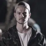 Tirow / Tim macht Rap-Songs über Videospiele.