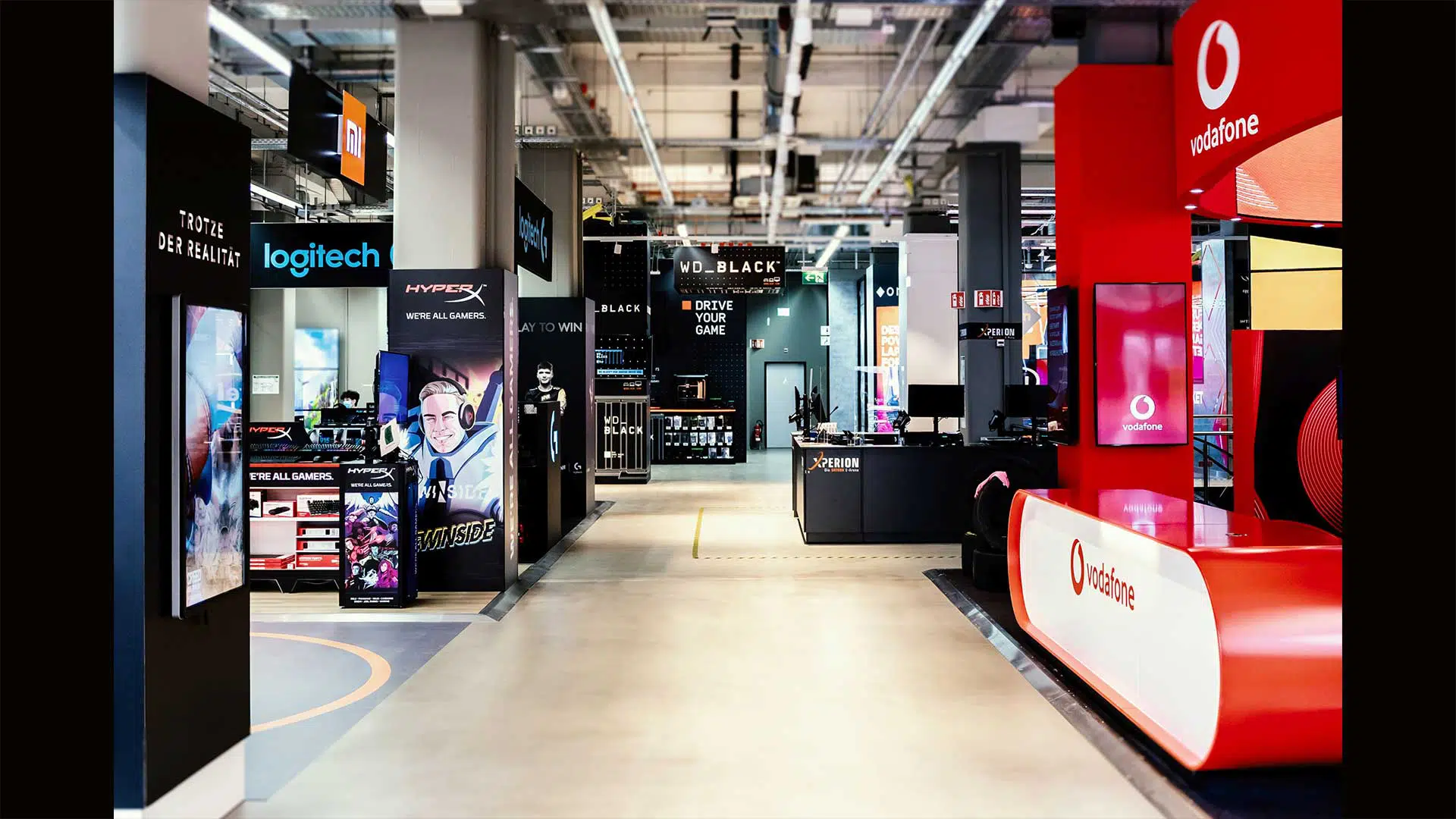 Xperion Saturn Koeln Hansaring Blick in den Markt babt