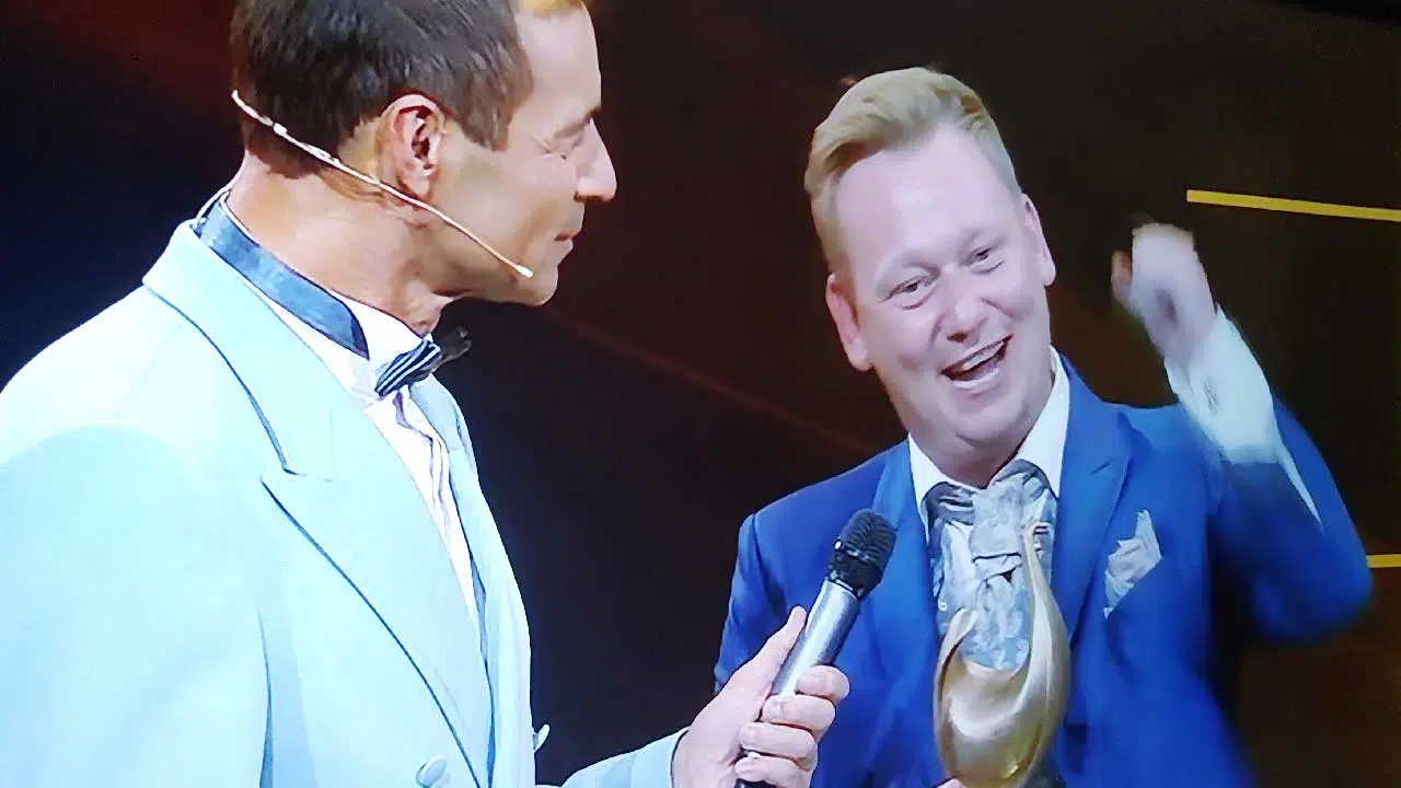 knossi gewinnt henne
